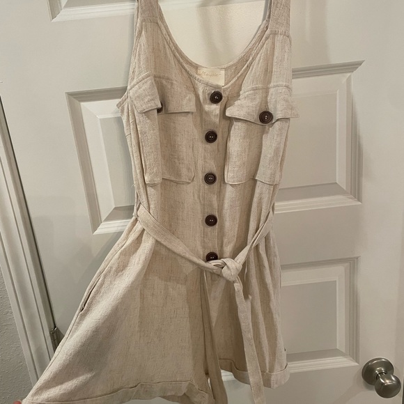 Allie Rose Linen Romper, Size L - Picture 4 of 6